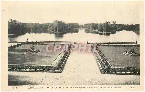 Cartes postales Rambouillet Le Chateau Vue d'Ensemble des Canaux