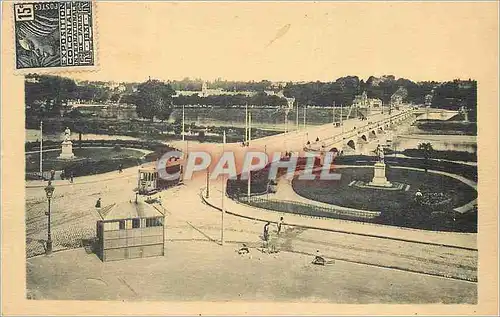 Cartes postales Tours (I et L) Squares Descartes et Rebelais Le Pont de Pierre La Loire Tramway