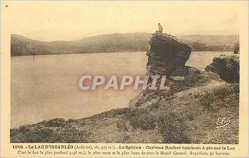 Cartes postales Le Lac d'Issarles (Ardeche) alt 997 m) Le Sphinx Curieux Rocher tombant a pic sur le Lac