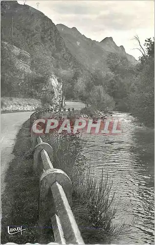 Cartes postales moderne Ax les Thermes (Ariege) Vallee d'Orlu Les Bords de l'Oriege