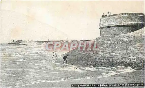 Cartes postales Trouville La jetee promenade vue prise de la place