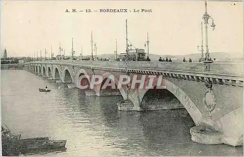 Ansichtskarte AK Bordeaux le Pont Tramway