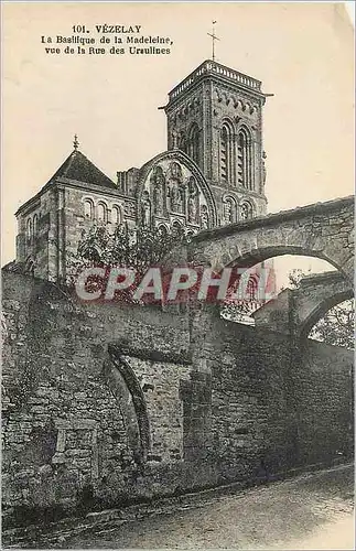 Cartes postales Vezelay La Basilique de la Madeleine Vue de la rue des Usulines