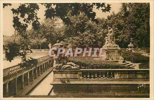 Ansichtskarte AK Nimes (Gard) Jardin de la Fontaine Les Bains Romains