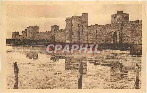 Cartes postales Aigues Mortes Remparts vus de l'Etang