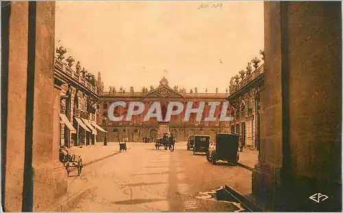 Cartes postales Nancy La ville aux portes d'Or L'Hotel de Ville (Vue pirse de l'Arc de Triomphe)
