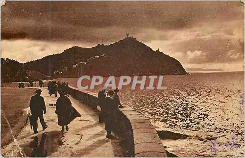 Ansichtskarte AK San Sebastian (Espagne) Contre jour sur le Monte Igueldo depuis la route en route en corniche