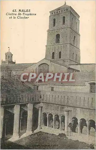 Cartes postales Arles Cloitre St Trophime et le Clocher