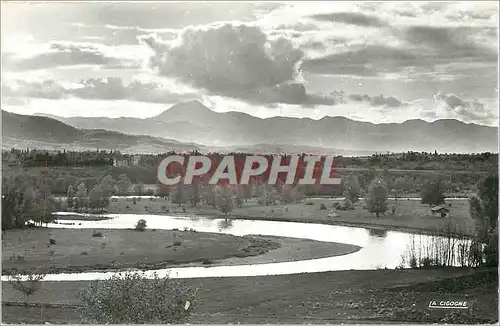 Cartes postales moderne L allier a l horizon la chaine des domes