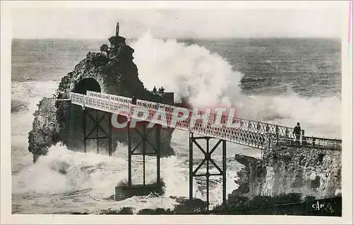 Cartes postales moderne Biarritz la tempete au rocher de la vierge