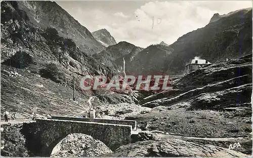 Cartes postales moderne Les pyrenees illustrees 409 barrage du lac d oo (1500m) et sa cascade