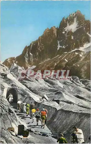 Cartes postales moderne Massif du mont blanc la mer de glace entree de la grotte Alpinisme