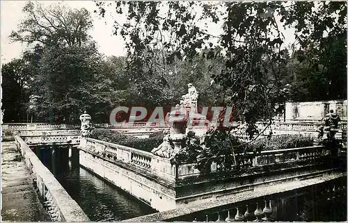 Moderne Karte Nimes jardin de la fontaine les bains romains