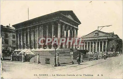 Cartes postales Nimes la maison la maison carree et le theatre