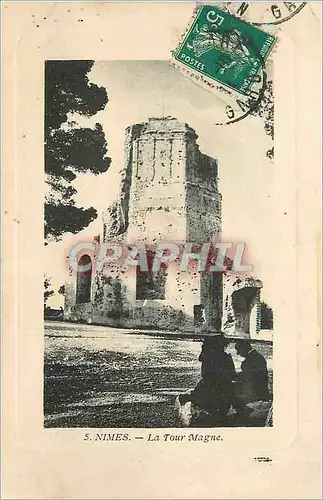 Cartes postales Nimes la tour magne