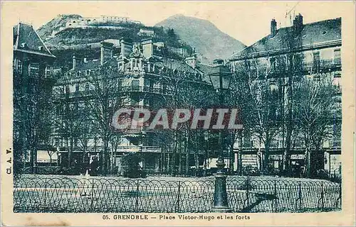 Cartes postales Grenoble place victor hugo et les forts