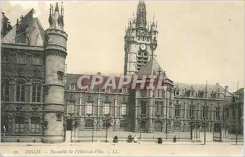 Cartes postales Douai ensemble de l hotel de ville