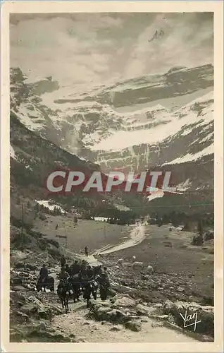 Cartes postales moderne Bis gavarnie le cirque vu au printemps la grande cascade est encore glacee Ane Donkey