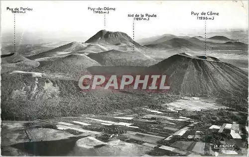 Cartes postales moderne En avion sur le puy de dome (1465m) et la chaine des domes Puy de Pariou Nid de la Poule