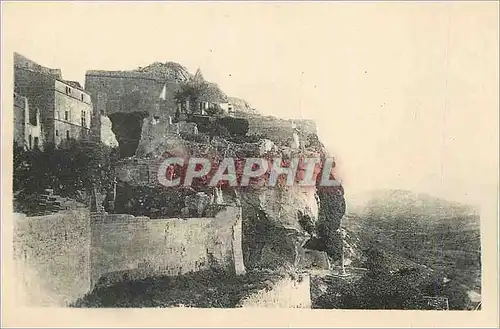 Cartes postales Les baux vue des remparts et le clocher croix de ravelins (au dessous vole romaine)