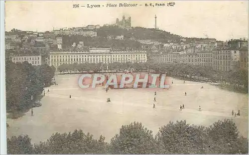 Cartes postales Lyon place bellecour