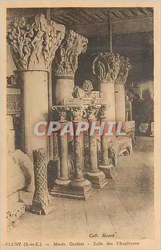 Ansichtskarte AK Cluny (s et l) musee orchier salle des chapiteaux