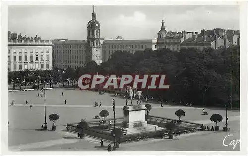 Cartes postales moderne Lyon Place Bellecour