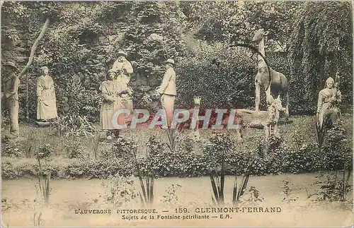 Cartes postales Clermont Ferrand L'Auvergne Pittoresque Sujets de la Fontaine Petrifiante Giraffe Cherve