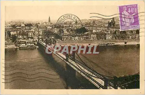 Cartes postales Toulouse Vue Generale Au premier plan Le Pont Suspendu sur la Garonne