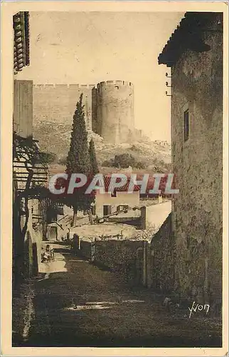 Ansichtskarte AK Villeneuve les Avignon (Gard) La Douce France Une Vieille Rue dominee par le Port St Andre