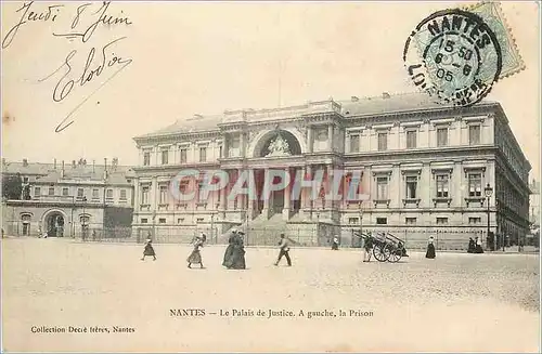 Cartes postales Nantes Le Palais du Justice A Gauche la Prison