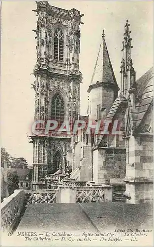 Ansichtskarte AK Nevers La Cathedrale Eglise Saint Cyr Le Clocher