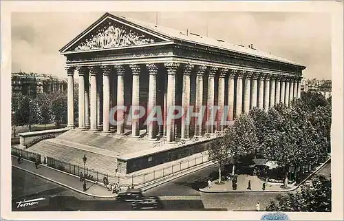 Cartes postales moderne Paris La Madeleine D un aspect de Temple grec une impossante colonnade en fait le tour