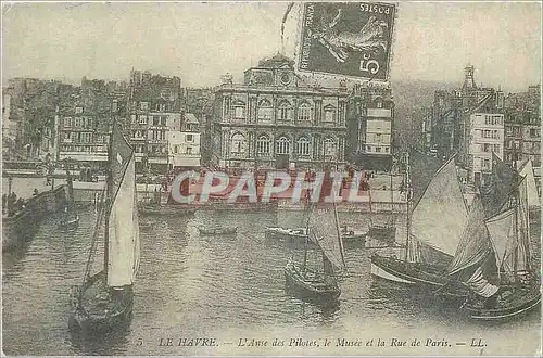 REPRO Le Havre L Anse des Pilotes le Musee et la Rue de Paris Normandie Bateaux de peche