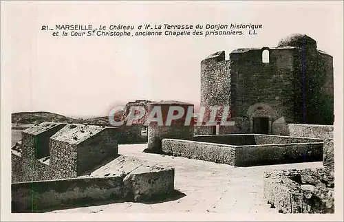 Cartes postales moderne Marseille Le Chateau d If La Terrasse du Donjon historique et la our St Christophe ancienne Chap