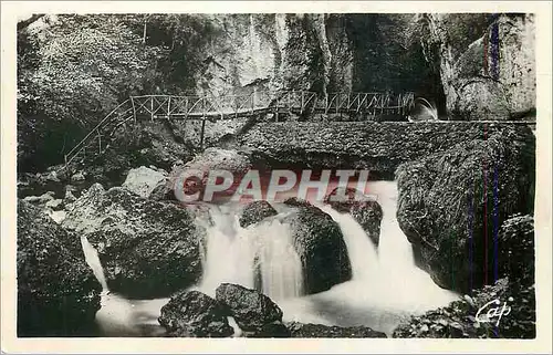 Cartes postales moderne Vic sur Cere Le Pas de Cera