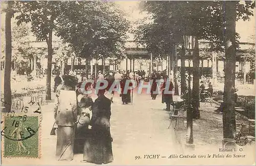 Ansichtskarte AK Vichy Allee Centrale vers le Palais des Source