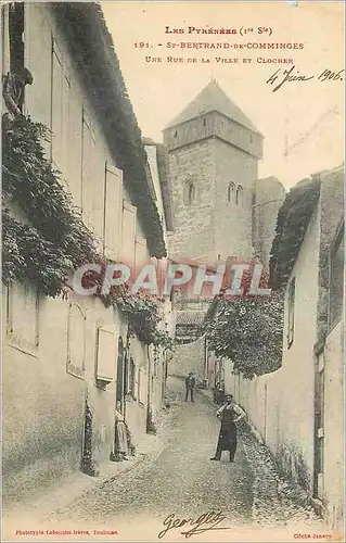 Cartes postales St Bertrand de Comminges Les Pyrenees Une Rue de la Ville et le Clocher