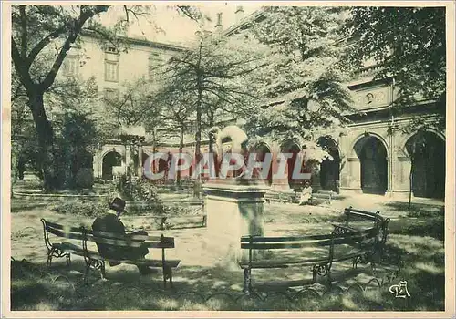 Cartes postales moderne Lyon Cour du Palais St Pierre