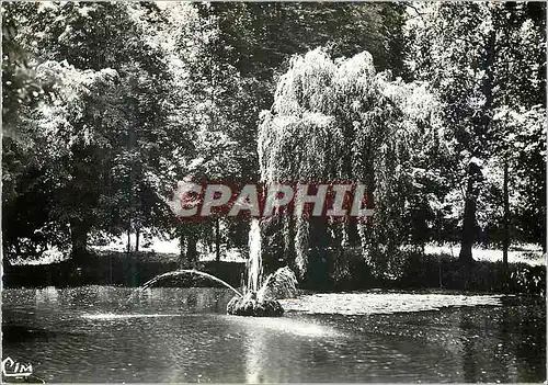 Cartes postales moderne Aix en Othe (Aube) Le Parc des Fontaines Vue sur un Etang