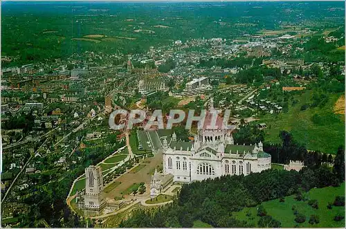 Cartes postales moderne Lisieux (Calvados) Vue aerienne de la Basilique et de la Ville