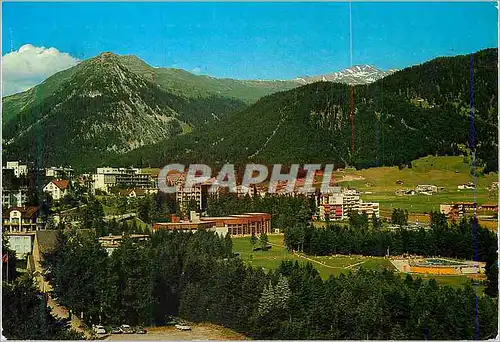 Cartes postales moderne Davos Restaurant Garten und Hallenbad Blick gegen Seehorn und Pischahorn 2982 m
