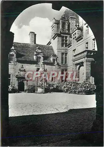 Cartes postales moderne Saint Vougay (Finistere) Chateau de Kerjean (XVIe S) La Cour (angle Nord Ouest)