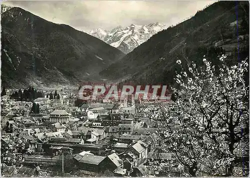 Cartes postales moderne Luchon Haute Garon La Reine des Pyrenees Vue Generale