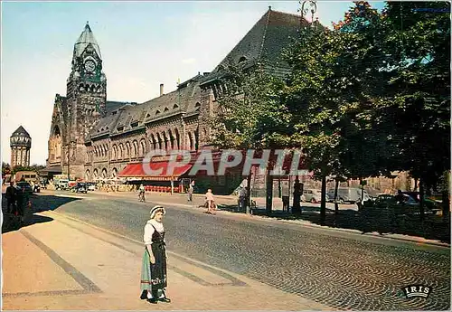 Cartes postales moderne La Lorraine Pittoresque Jeune Lorraine et la Gare de Metz (Moselle) Folklore