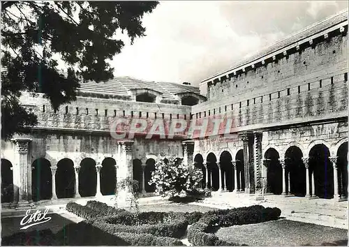 Cartes postales moderne Arles Vue Interieure du Cloitre St Trophime