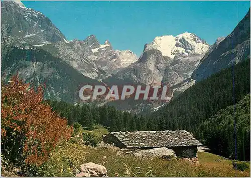 Moderne Karte Les Alpes en Couleurs Naturelles Vieux Chalet en Haute Montagne