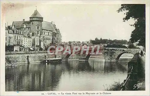 Ansichtskarte AK Laval Le Vieux Pont sur la Mayenne et le Chateau