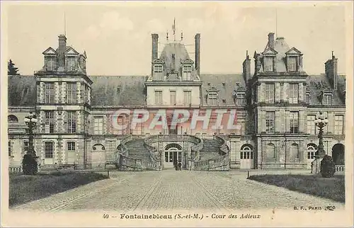 Cartes postales Fontainebleau (S et M) Cour des Adieux