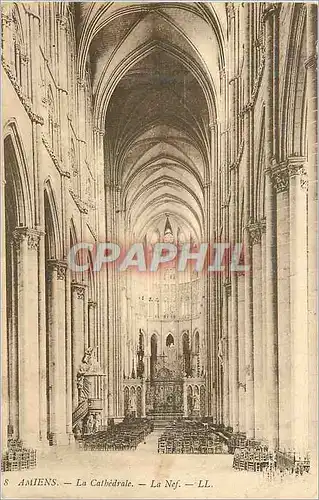 Ansichtskarte AK Amiens La Cathedrale La Nef